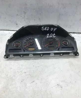 Volvo S60 Speedometer (instrument cluster) 8673802