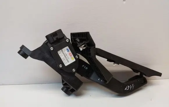 Hyundai i40 Accelerator throttle pedal 327273R300