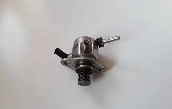 Hyundai Tucson TL Fuel injection high pressure pump 353202B420