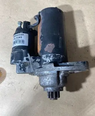 Volkswagen PASSAT B6 Starter motor 221293 6335301