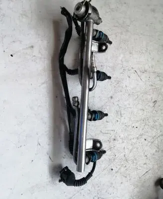 Audi A4 S4 B5 8D Fuel main line pipe 058133681B