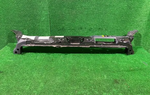 Hyundai i30 Radiator support slam panel 64101A6200