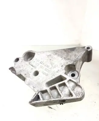 Volkswagen Caddy Engine mounting bracket 03G199207G