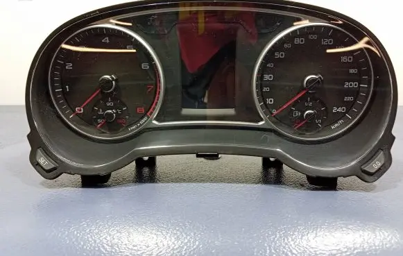 Audi A1 Speedometer (instrument cluster) 8X0920930C