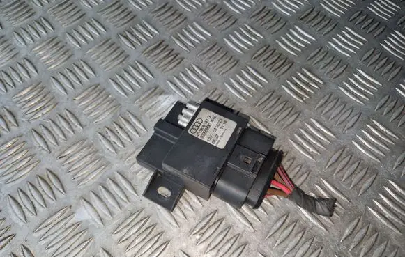 Audi A6 S6 C6 4F Fuel injection pump control unit/module 4F0906093 4F0906093G 6NO973755