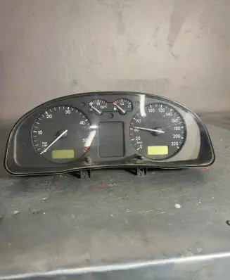Volkswagen PASSAT B5 Speedometer (instrument cluster) 09051940090