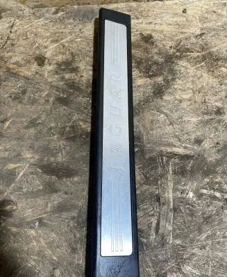 Jaguar XF X250 Front sill trim cover 8X2313200AF
