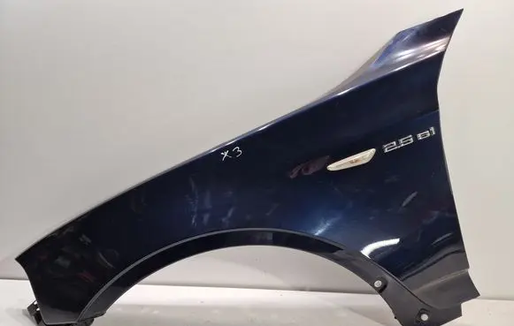 BMW X3 E83 Fender