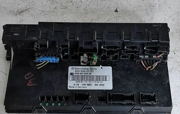 Mercedes-Benz C W203 Comfort/convenience module 2035450701 5DK00797420
