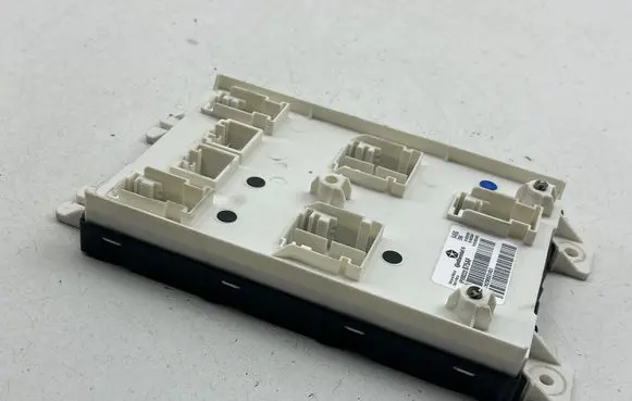 Chrysler Pacifica BSM Control unit 68222875AF YH296601451 68282095AF