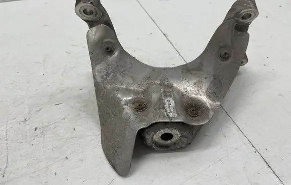 BMW X4M F98 Engine mounting bracket 8053492