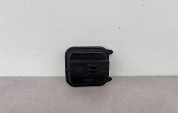 Volkswagen Polo III 6N 6N2 6NF Headlight/headlamp dust cover 962497-00