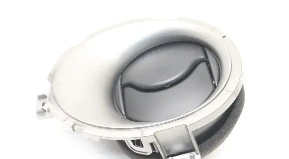 Nissan Juke I F15 Dashboard air vent grill cover trim 687601KE0A