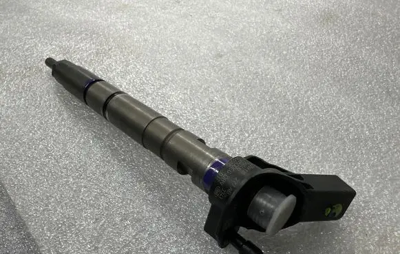 Audi Q7 4L Fuel injector 059130277AB 0445115037