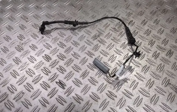 Peugeot 3008 II ABS brake wheel speed sensor 9825606680