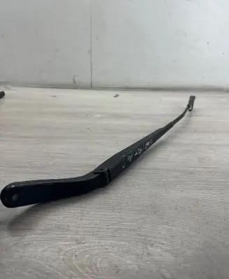 Mazda 3 I Front wiper blade arm BP4KD