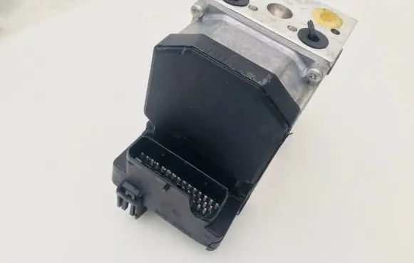 Audi A6 S6 C5 4B ABS Pump 8E0614111AP 8E0614111AR
