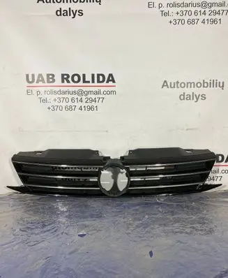 Volkswagen Jetta VI Front bumper upper radiator grill