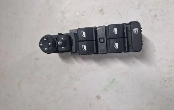 Citroen C4 III e-C4 Electric window control switch 96788264ZD