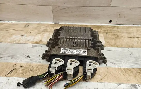 Ford Fiesta Engine control unit/module 7S6112A650AA 5WS40433AT