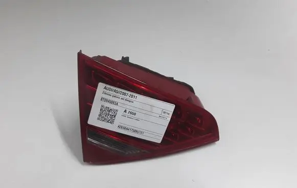 Audi A5 8T 8F Tailgate rear/tail lights 8T0945093A
