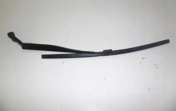 Infiniti Q70 Y51 Front wiper blade arm