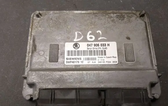 Skoda Fabia Mk1 (6Y) Engine control unit/module 047906033H 5WP4017912