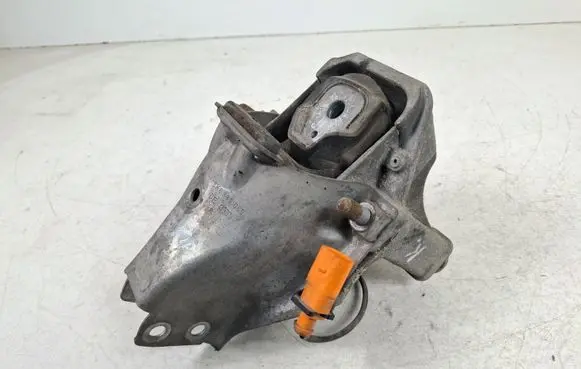 Audi A4 S4 B8 8K Engine mount bracket 8R0199381 8K0399059
