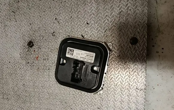 Renault Clio V LED ballast control module 260556623R A2C90665803