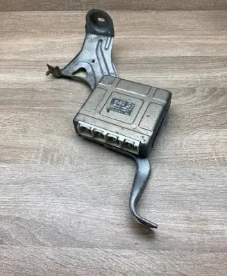 Toyota Highlander XU20 Central body control module 8922148170 2440000200