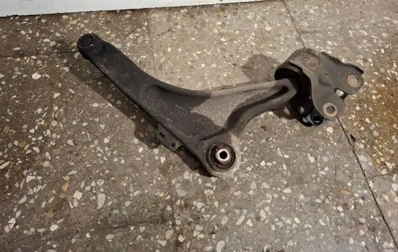 Volvo V60 Front lower control arm/wishbone