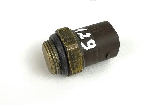 Volkswagen Golf IV Coolant temperature sensor 867959481