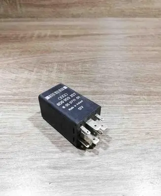 Audi A4 S4 B5 8D Other relay 8D0959257 05071100 365