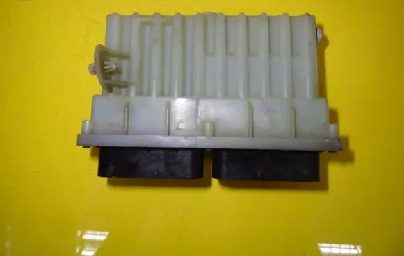 Opel Zafira A Coolant fan relay 24462346