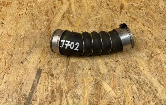 BMW X6 E71 Intercooler hose/pipe 7807985