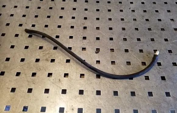 Peugeot 3008 I Windshield washer fluid hose 