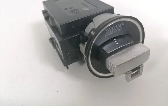 Volkswagen PASSAT CC Ignition lock 3C0905843T