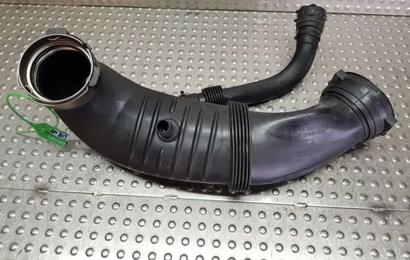 Mercedes-Benz B W247 Air intake hose/pipe S26370803 A2640900300