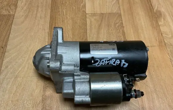 Opel Zafira B Starter motor 113931 F032113931