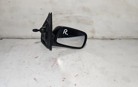 Toyota Yaris Manual wing mirror 879100D010 E1010673