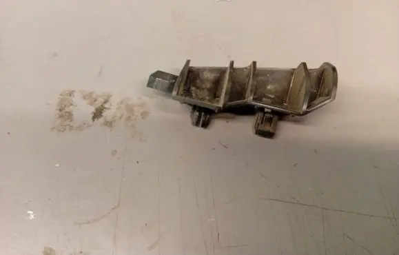 Subaru Outback Fender mounting bracket 