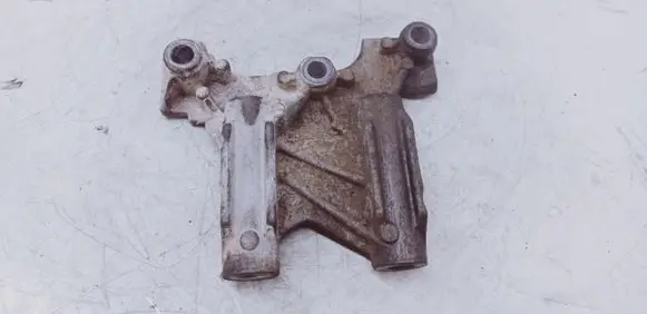 Volkswagen Transporter - Caravelle T5 Engine mounting bracket 070199343A