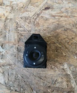 KIA Ceed Wing mirror switch 457480