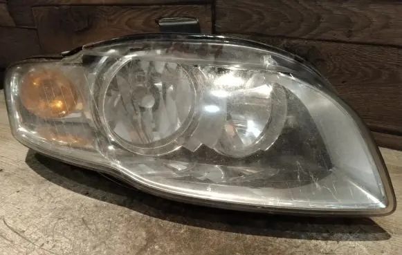 Audi A4 S4 B7 8E 8H Headlight/headlamp 8E0941004AK 0301219602
