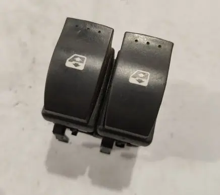 Renault Espace - Grand espace IV Electric window control switch 015088B