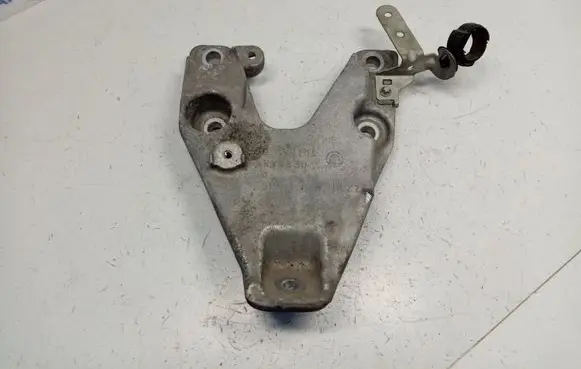 BMW 4 F32 F33 Engine mounting bracket 22116864719 22116784827
