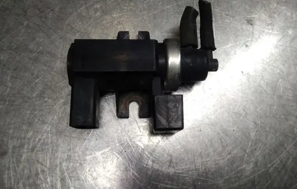 Audi A4 S4 B6 8E 8H Turbo solenoid valve 8E0906628A 72290330
