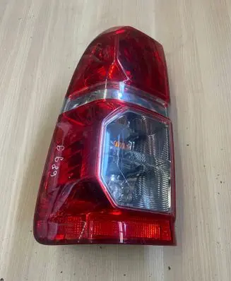 Toyota Hilux (AN10, AN20, AN30) Rear/tail lights