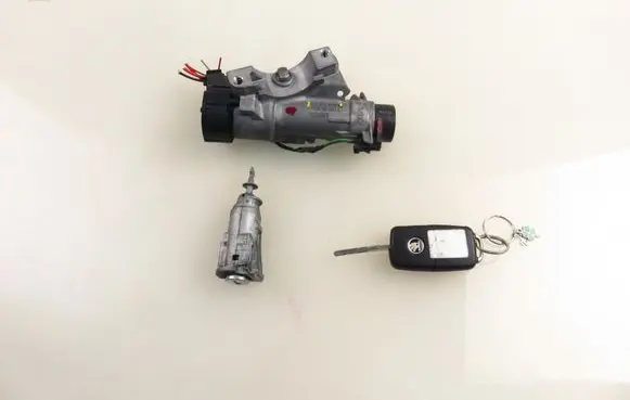 Skoda Fabia Mk2 (5J) Ignition lock 6R0905851D