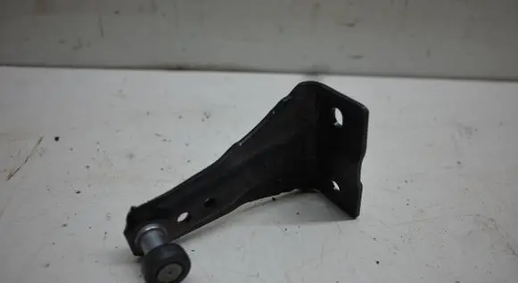 Chrysler Town u0026 Country V Sliding door upper roller guide/hinge 05020899AF